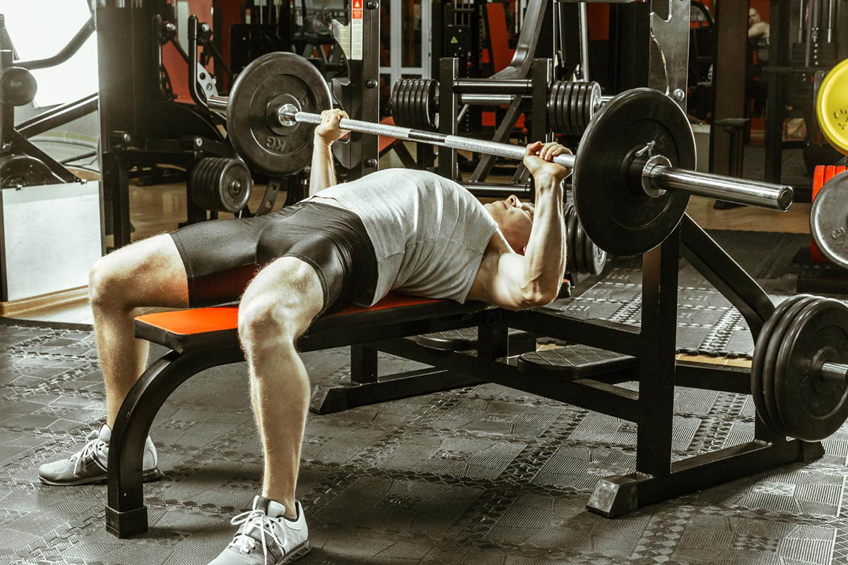 Causes of Shoulder Pain After Bench Press